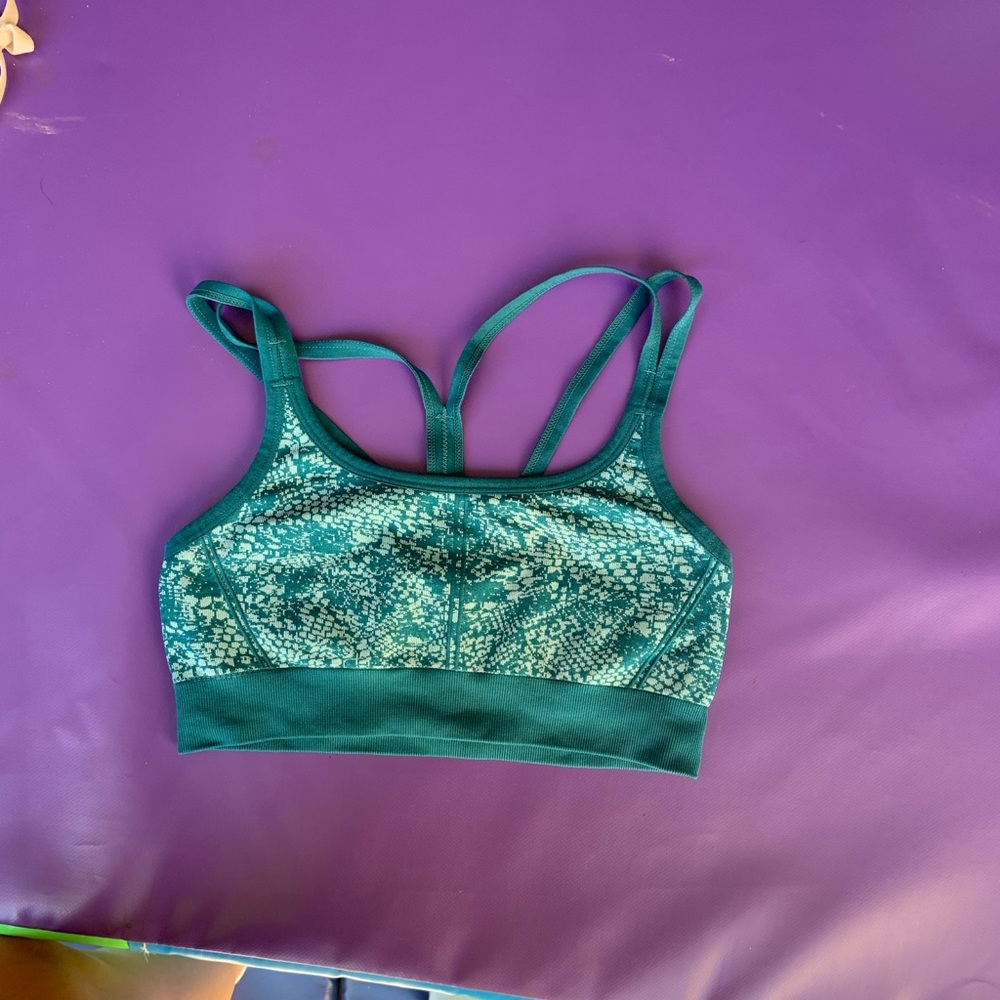 sports bra